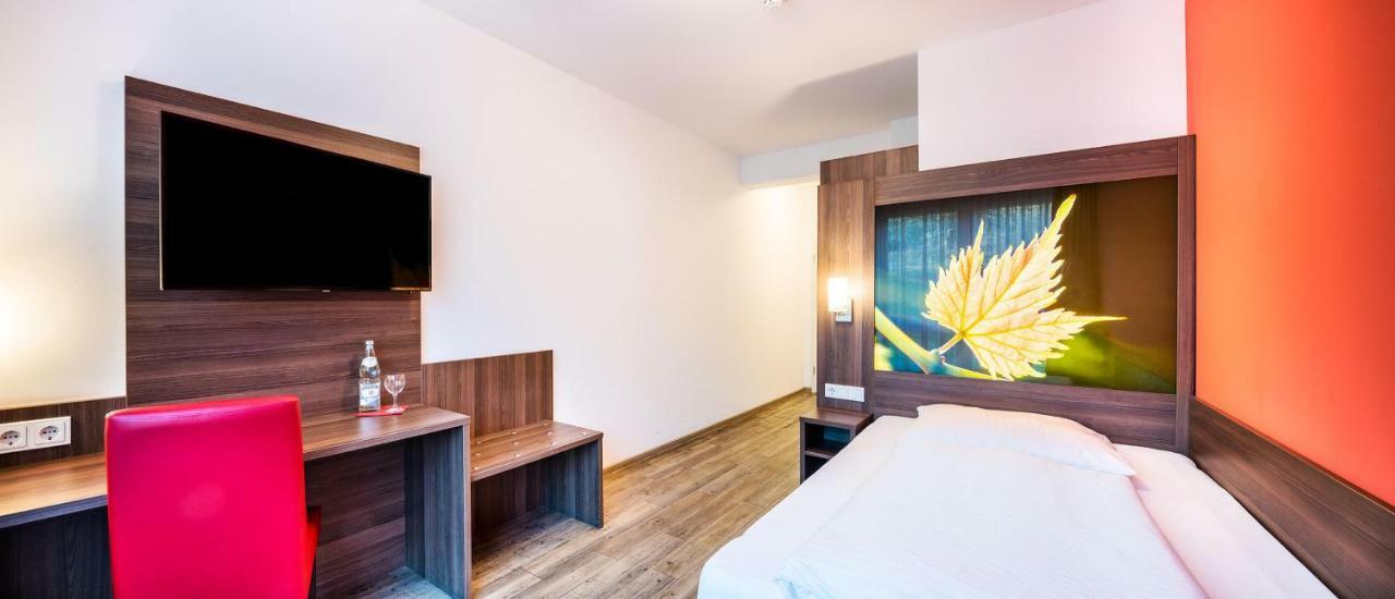 Schroeders Wein-Style-Hotel Trier Ruang foto